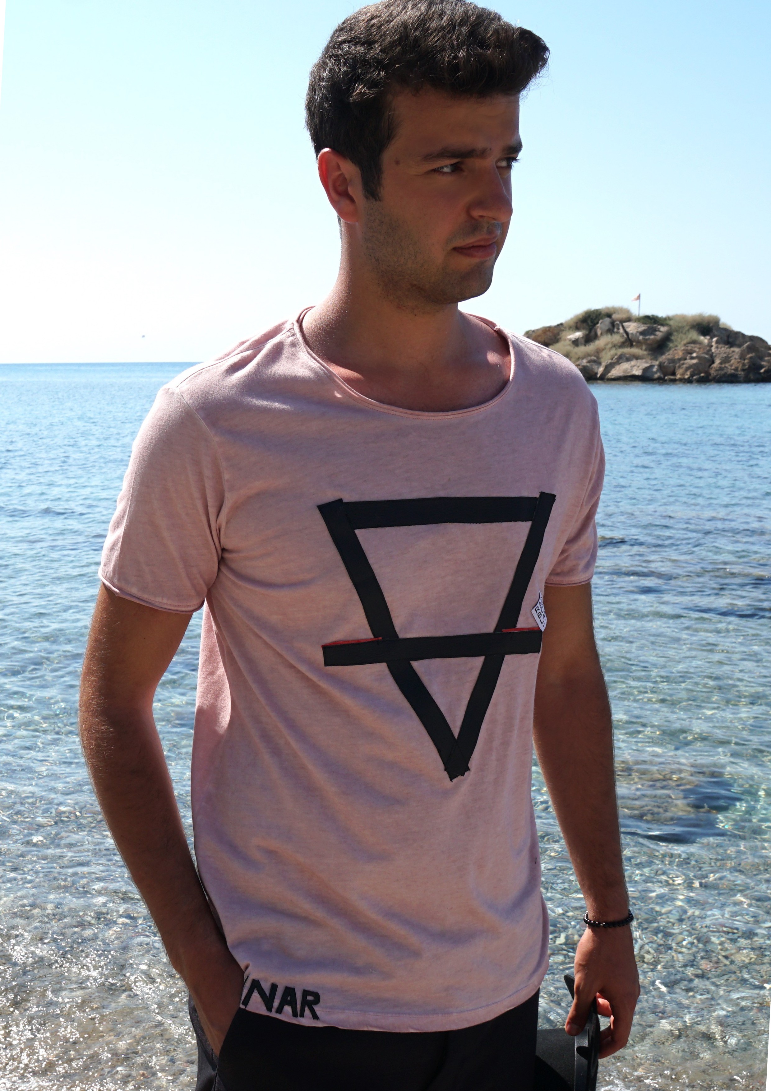 Pink T-shirt with triangle