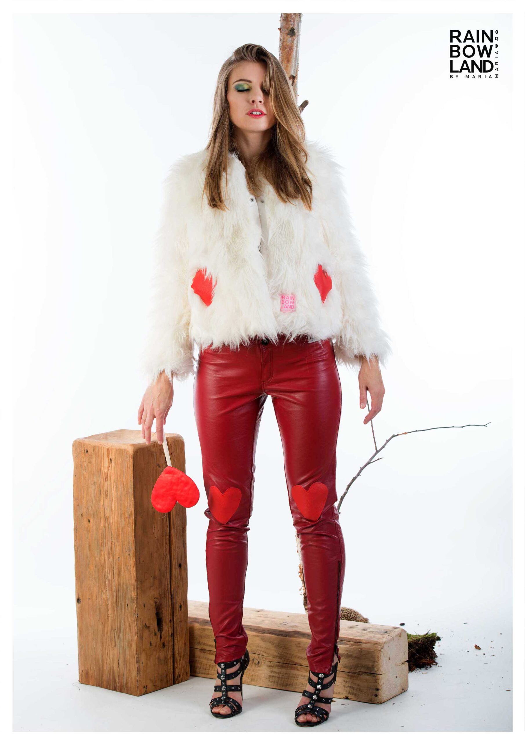 white fake fur coat with hearts - Image 7