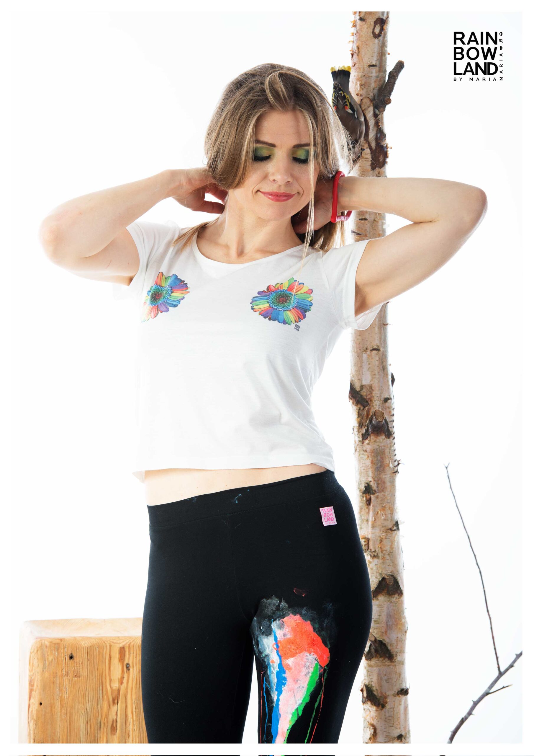 T-shirt med regnbue blomster in PLUSSIZE - Image 7