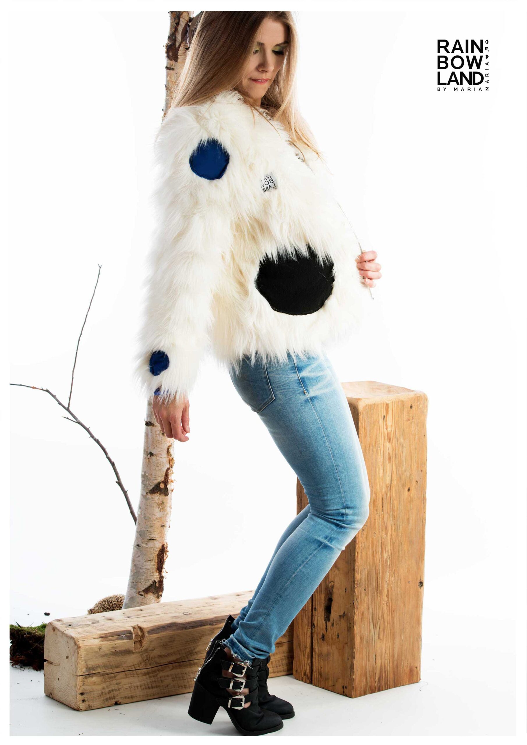 white fur coat with dots. - Image 3