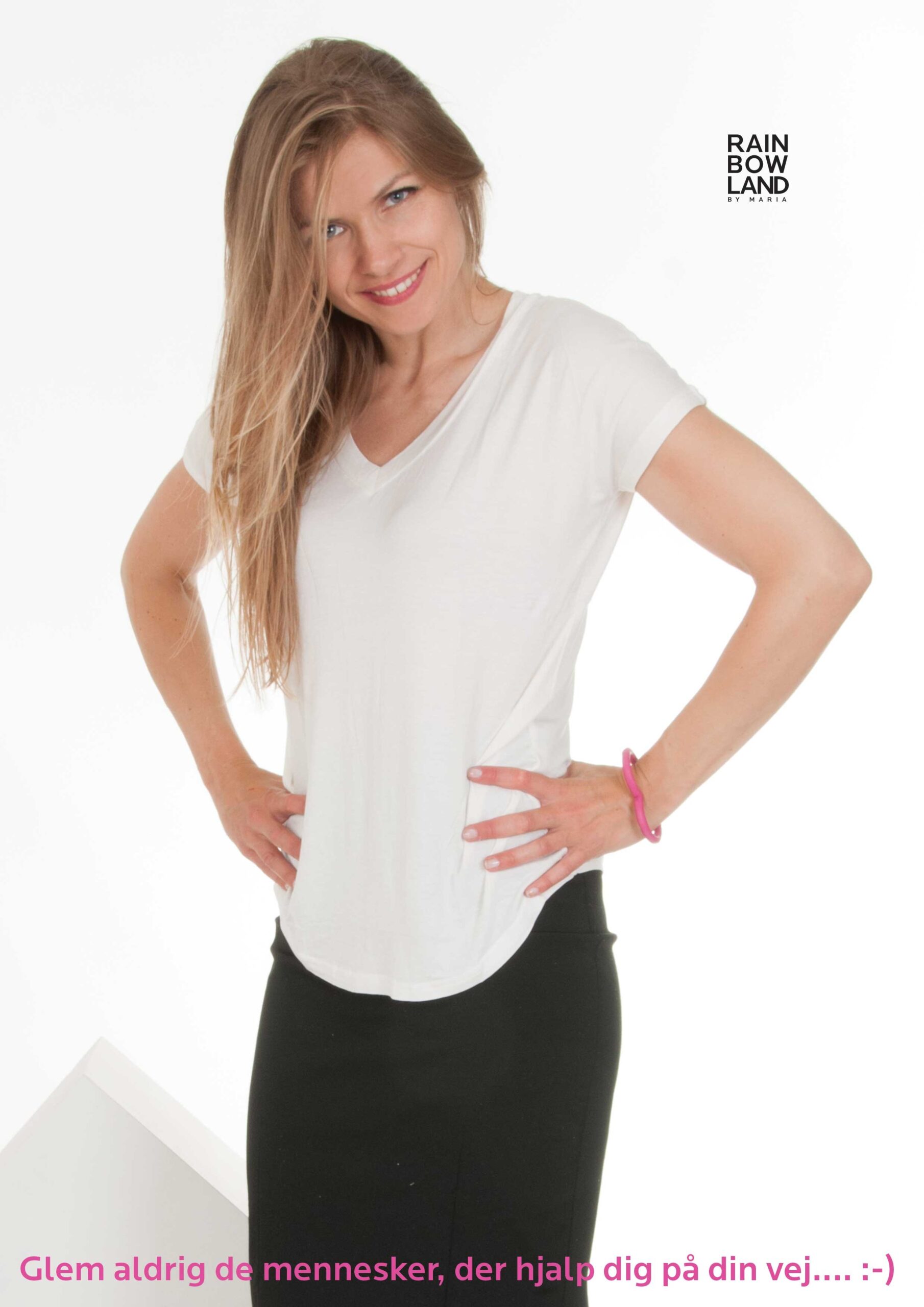 Pink V-neck T-shirt - Image 5