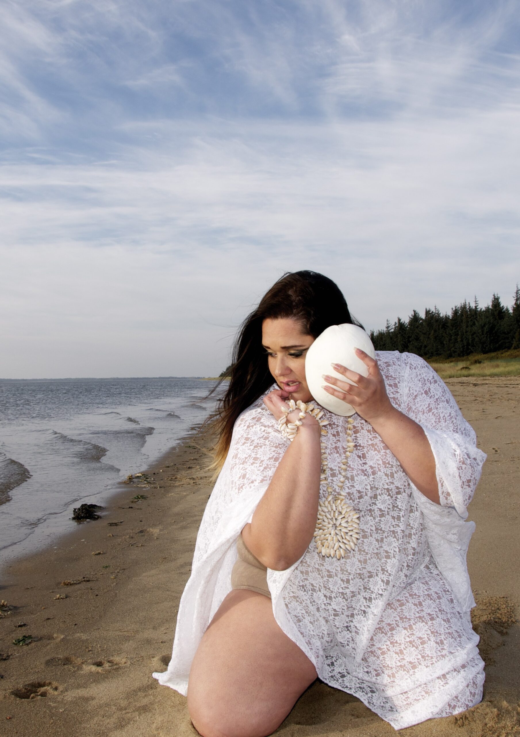 Lace poncho PLUSSIZE - walking art - Image 3
