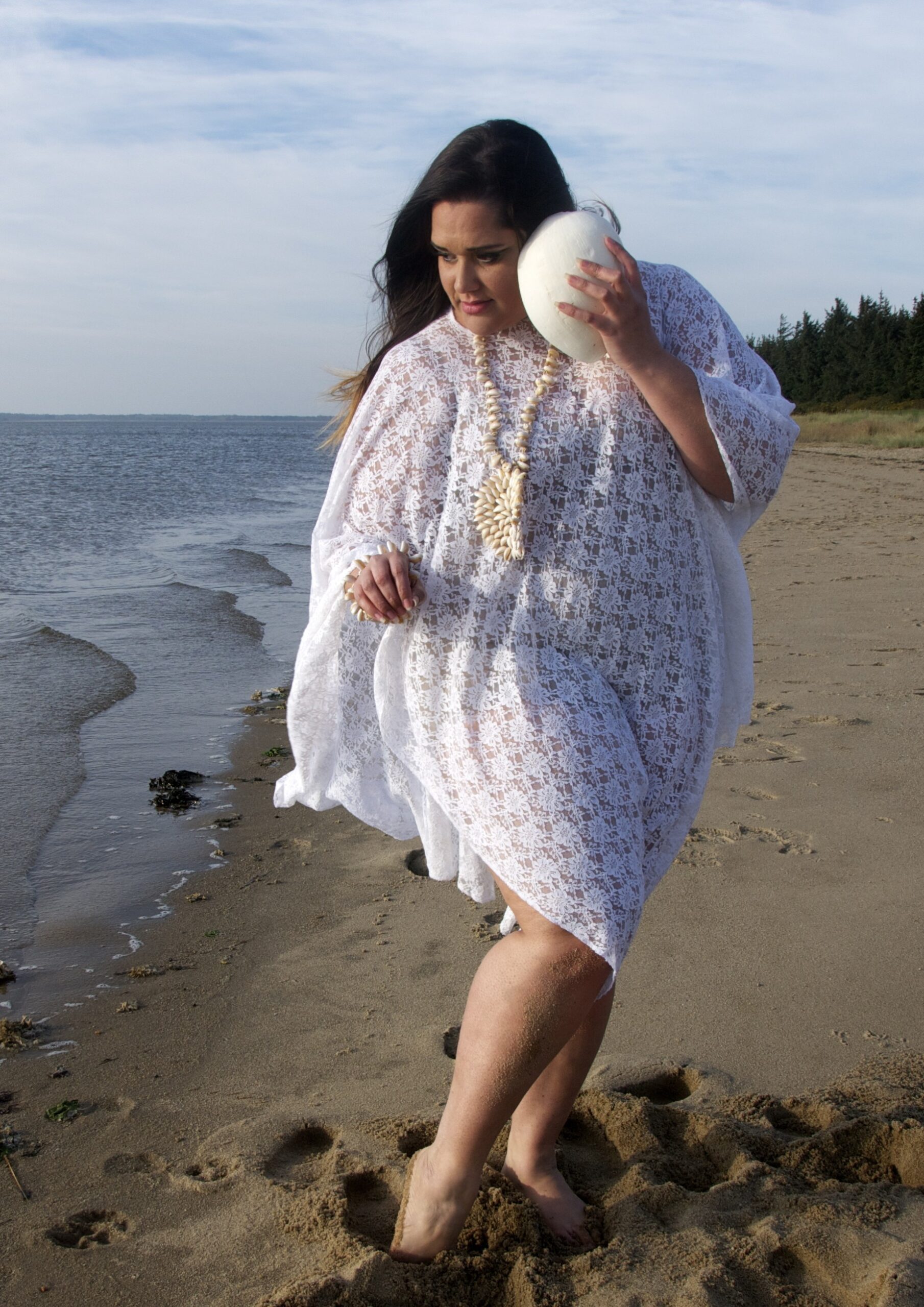 Lace poncho PLUSSIZE - walking art - Image 6