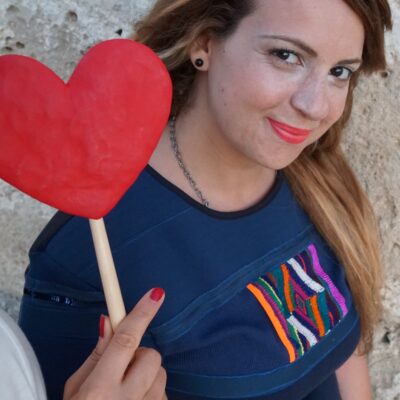 Blue patch ribbon t-shirt