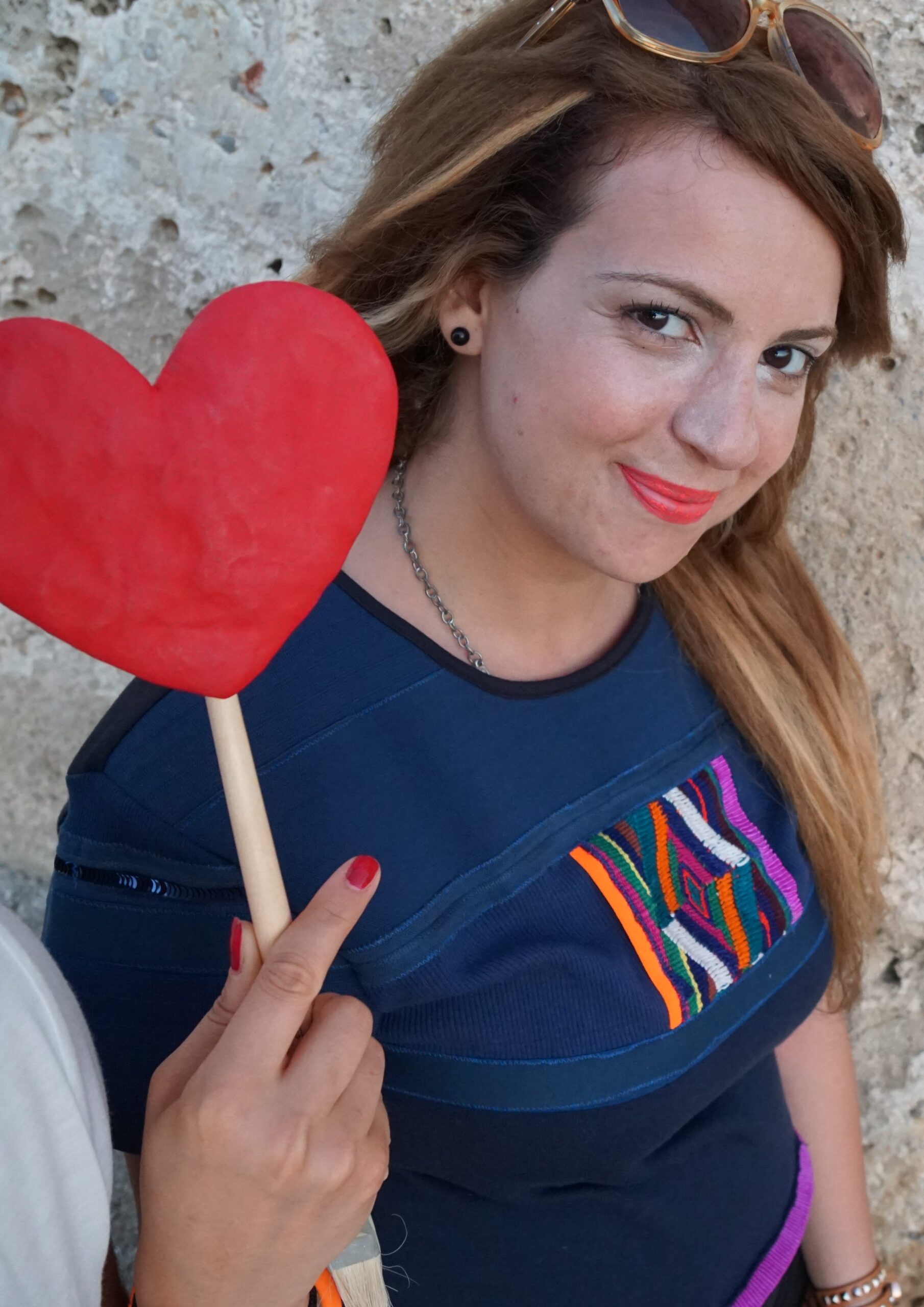 Blue patch ribbon t-shirt