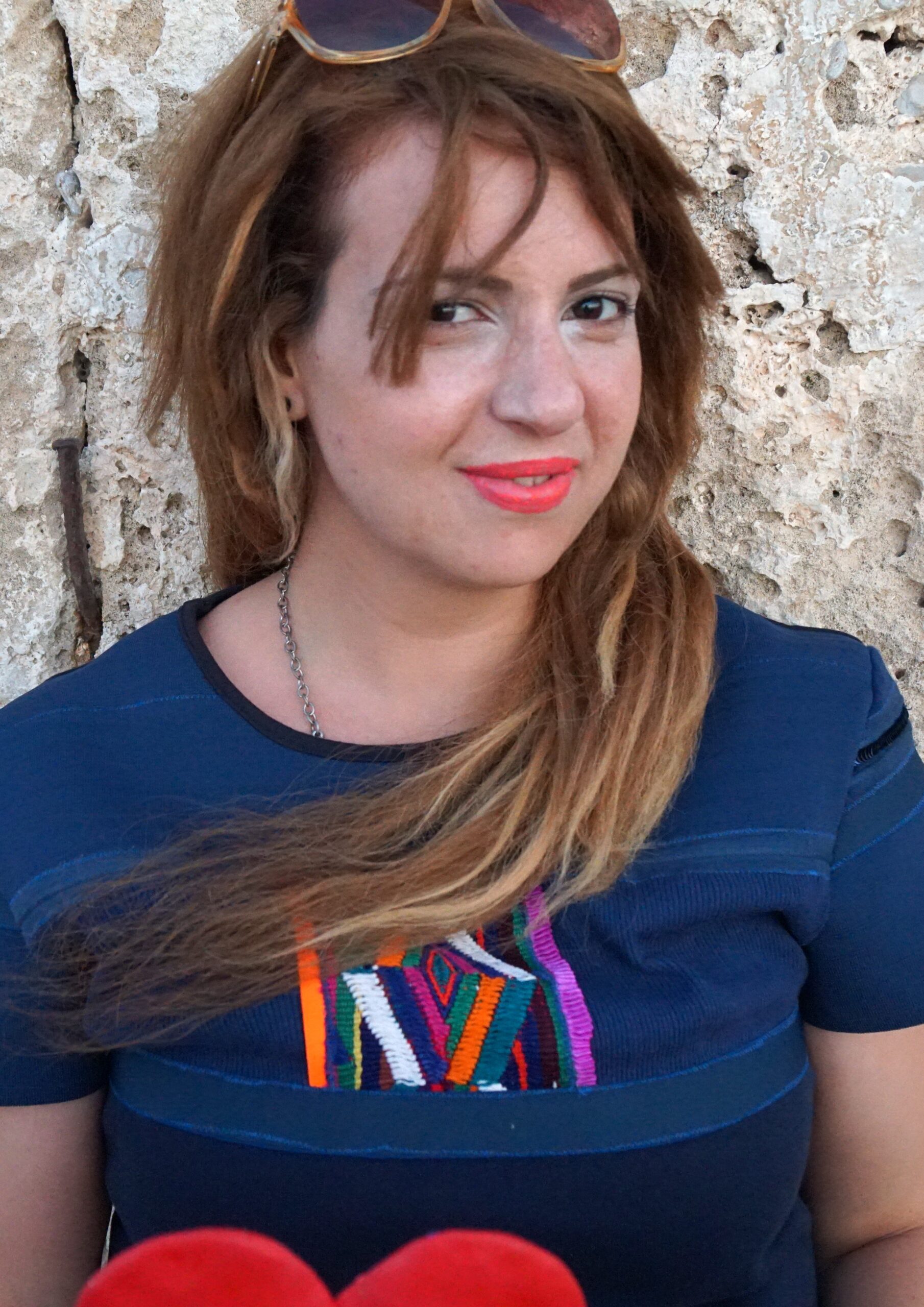 Blue patch ribbon t-shirt
