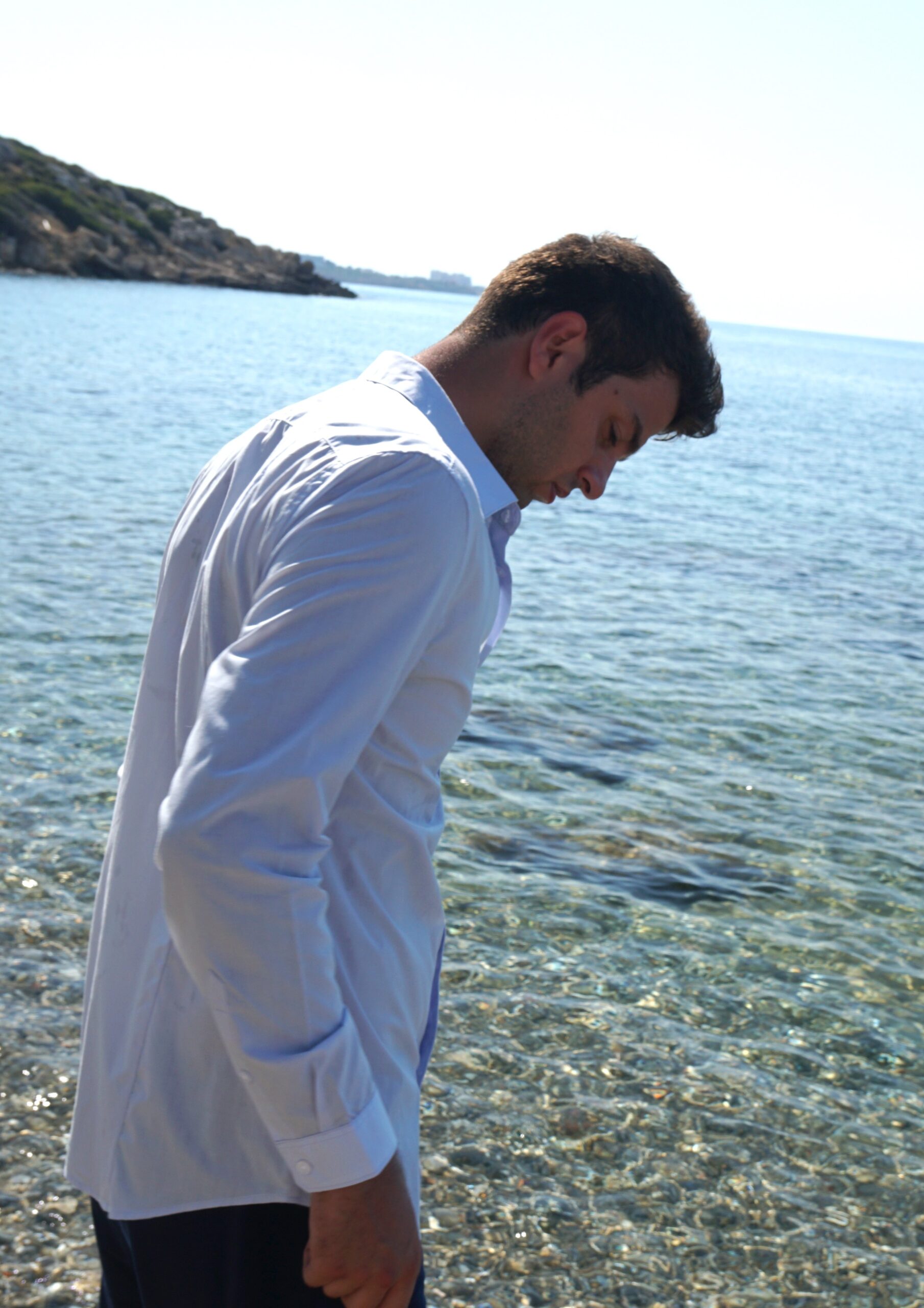 Light blue shirt with black pocket - Image 3