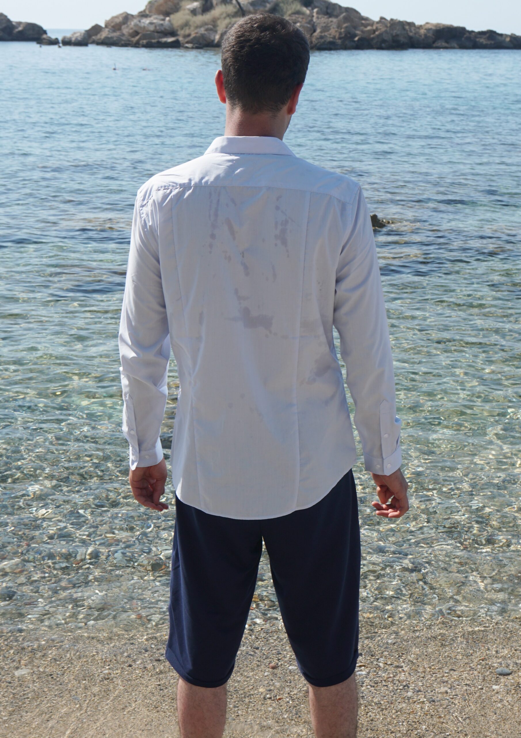 Light blue shirt with black pocket - Image 4
