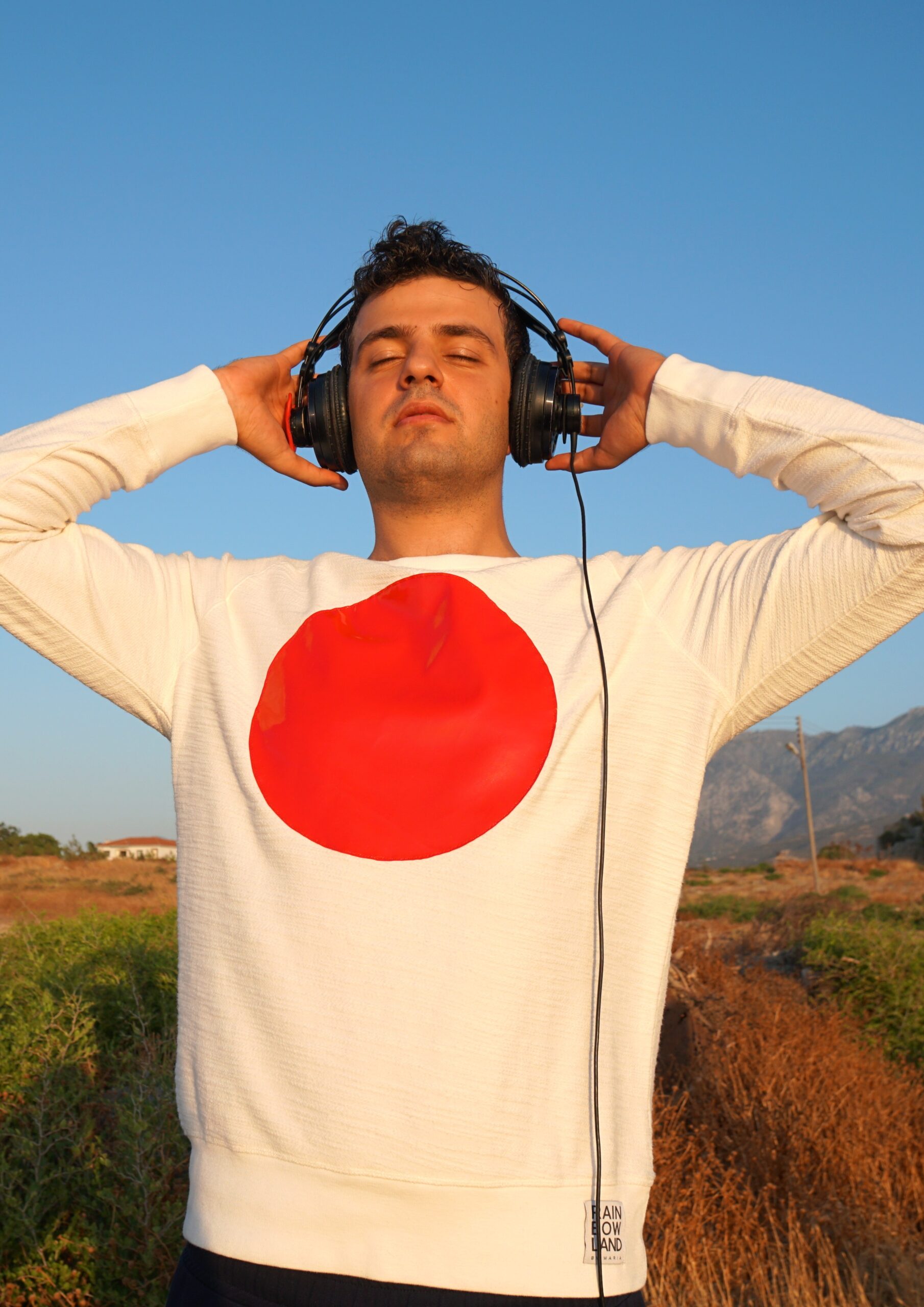White sweatshirt with red circle men - Image 2