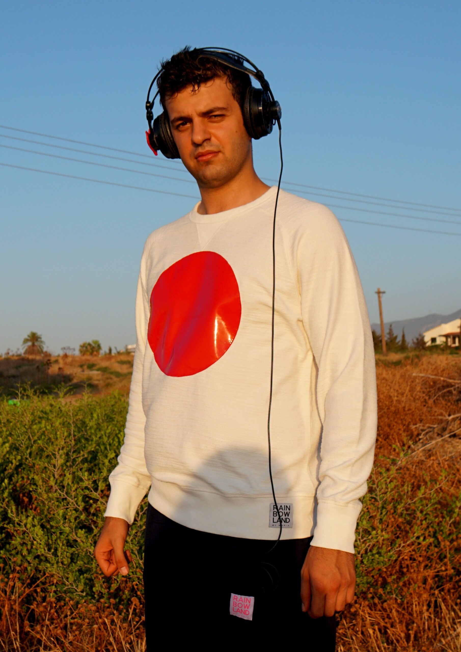 White sweatshirt with red circle men - Image 3