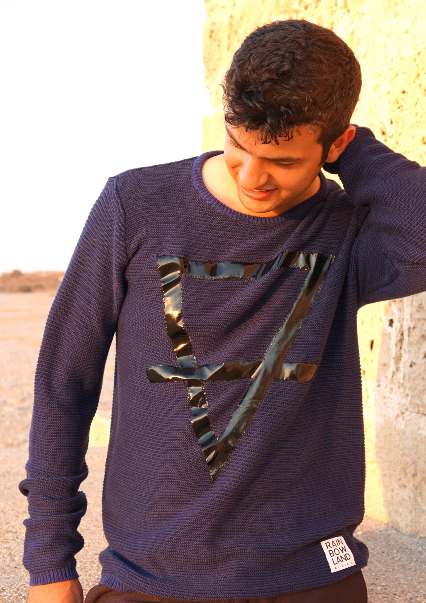 Blue knit with Triangle