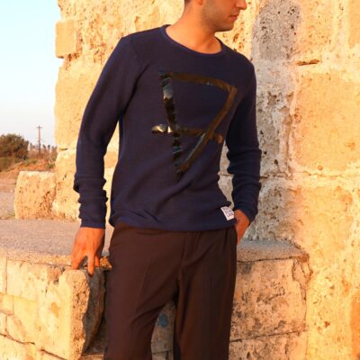 Blue knit with Triangle